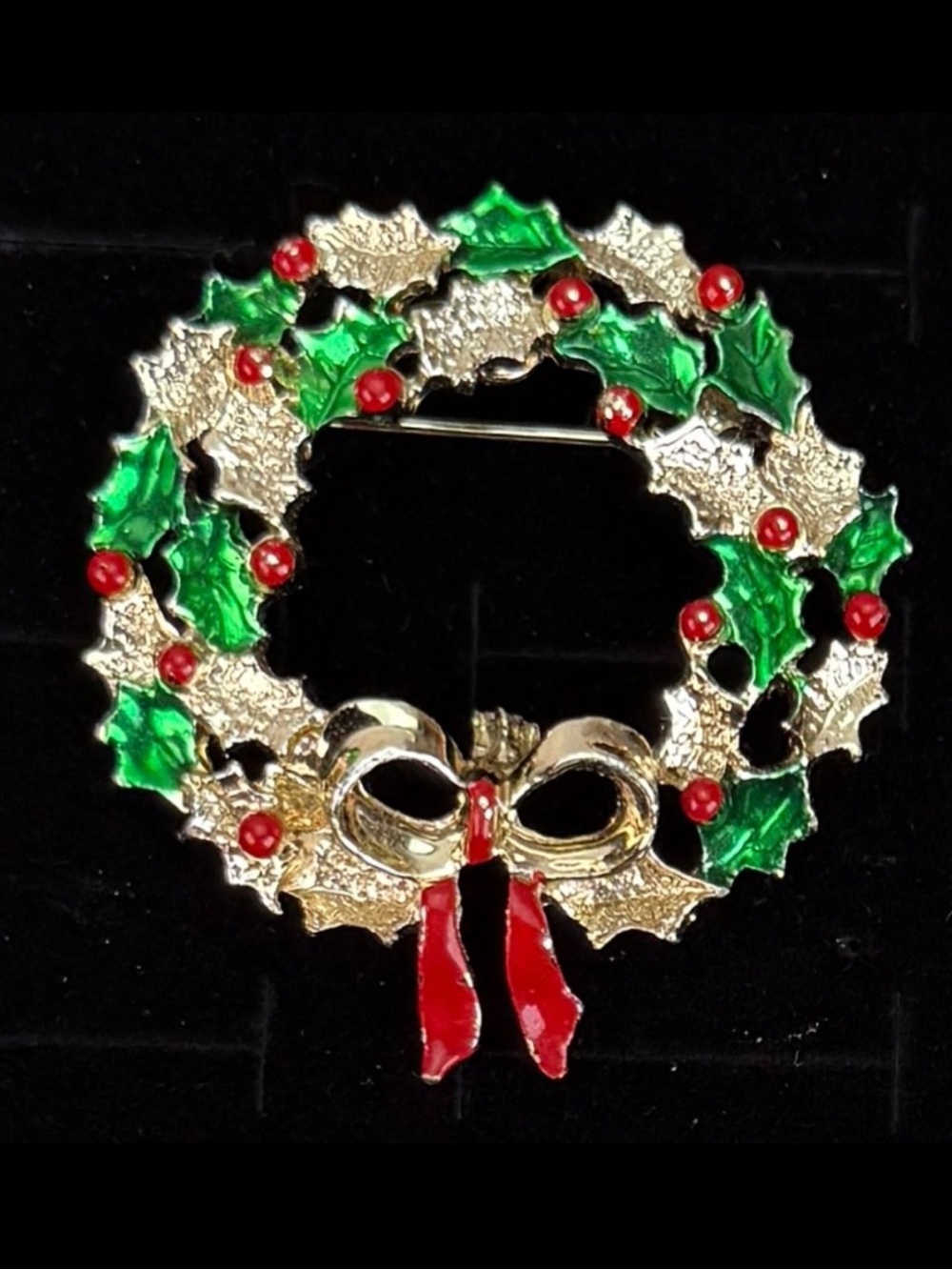Festive Goldtone Wreath Brooch with Green and Red Accents